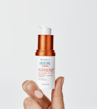 Contorno de ojos antiojeras