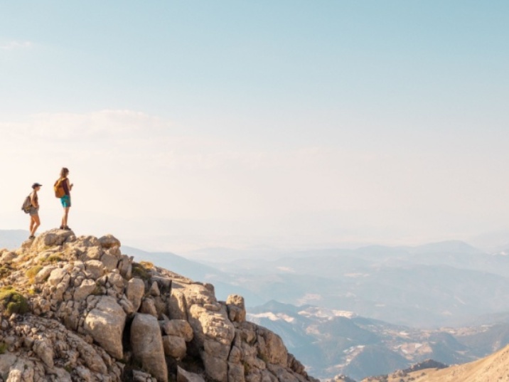 A qué hora quema más el sol