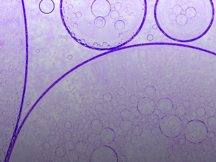 qué hace el ácido azelaico