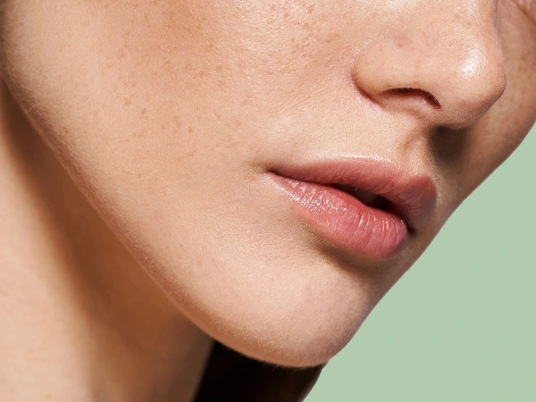 Biretix Lip Balm Beneficios_600x450-05